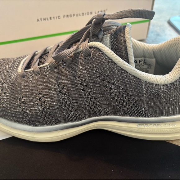 Lululemon Athletic propulsion labs shoes - Picture 5 of 7